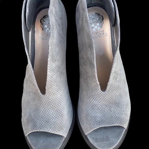 New Vince Camuto grey suede front V-Cute peep toe booties size 11M - Picture 2 of 13